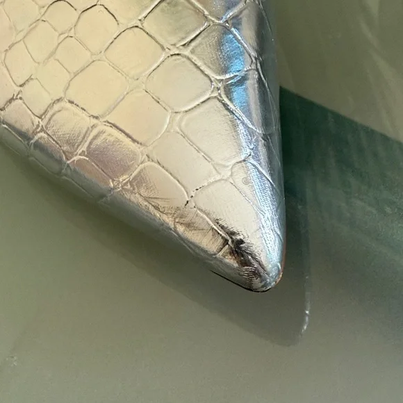 Steve Madden Silver Heels Croc-Embossed Wedge Heels size 8 - Picture 8 of 8
